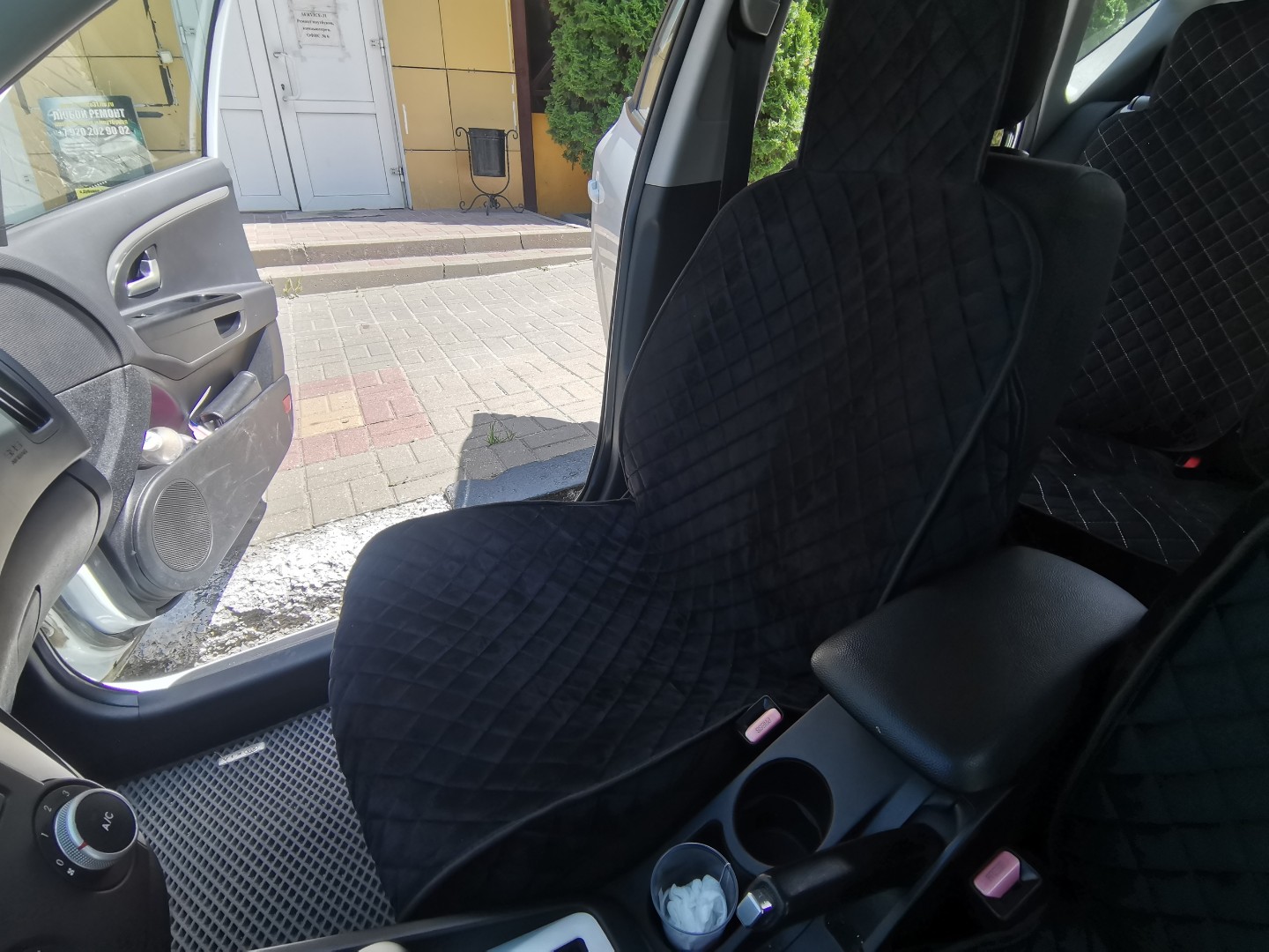 Автомобильные накидки на передние сидения из велюра черные с защитой боковин — ptRwFIzOTR8